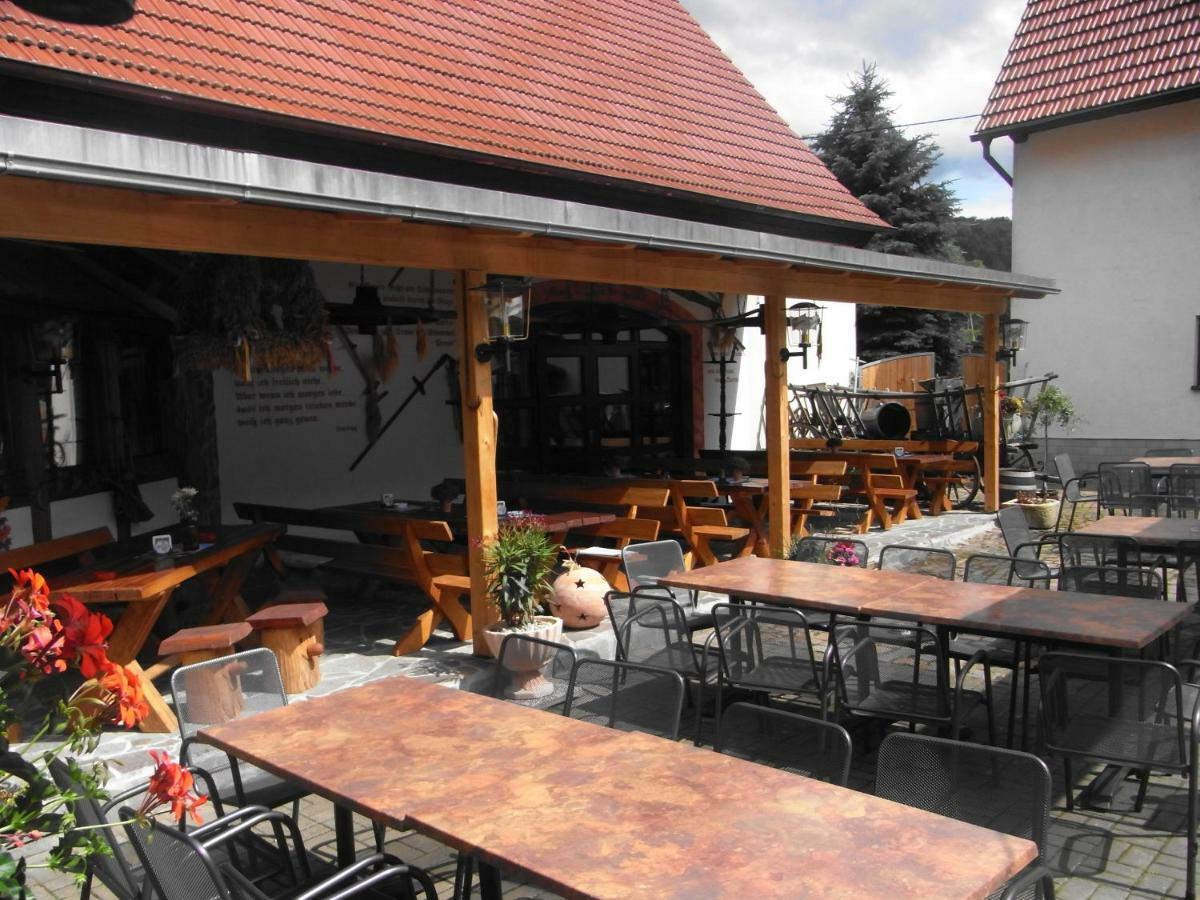 Restaurant & Pension "Bauernhof Zum Silberbergwerk" Limbach-Oberfrohna Екстер'єр фото